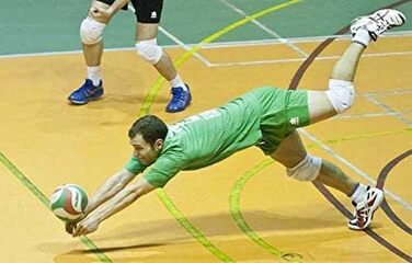 Волейбольний м'яч Molten V 5 M 4500, колір Blanc-vert-Route, білий/зелений/червоний 5