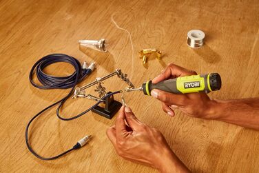 Акумуляторний паяльник RYOBI 4 В USB-LITHIUM RSI4-120G, вкл. 1 x 4 В 2,0 Ач акумулятор та зарядний кабель USB-C