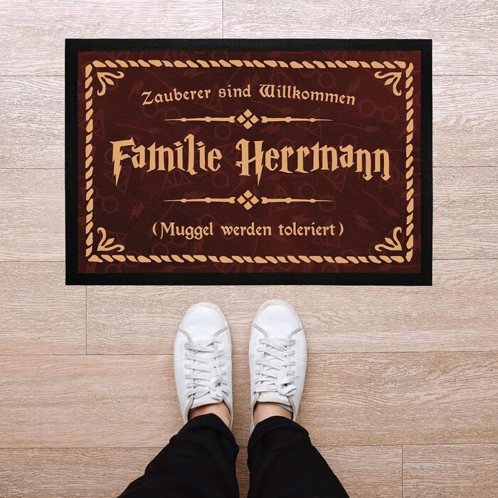 Килимок для дверей з прізвищем та написом Чарівники вітаються та Маґли допускаються - нековзний та миється - Білий - 60x40 см - Чарівники вітають Білий