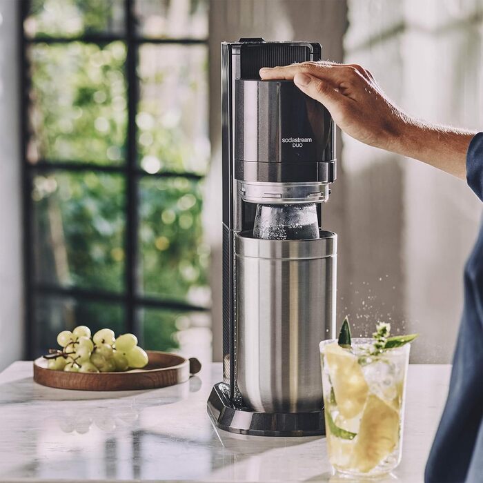 Пакет SodaStream Soda maker DUO з циліндром CO2 Quick-Connect, 2 шт. скляною пляшкою 1 л і пластиковою пляшкою 1 л, яку можна мити в посудомийній машині, висота 44 см, колір титан