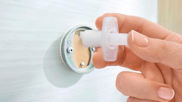 Тримач змінного рулону для туалетного паперу, хромований - для настінного монтажу без свердління, вкл. клейовий розчин - 50 мм x 5