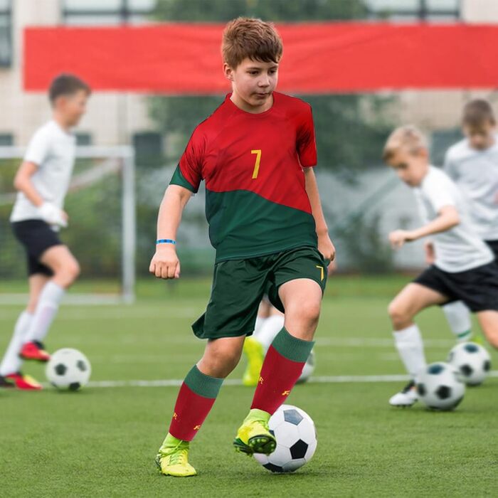 Футбольна форма для дітей, футбольна майка 7, футбольна футболка, шорти, футбольна форма для дітей із щитками для гомілок, шкарпетки та брелок для ключів для хлопчиків віком 8-9 років.