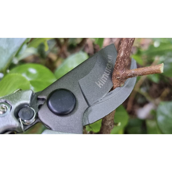 Професійні садові ножиці Kimura 8&39, гостре як бритва лезо з японської сталі SK5, нековзні ручки з ПВХ-покриттям, легкі та ергономічної форми, двосторонні ножиці
