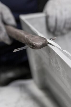 Горщик для рослин Ashortwalk Oslo Bell з переробленого пластику (Ø 25 см x В 21,8 см) (біло-сірий) Вуличні квіткові горщики Всепогодні квіткові горщики (Біло-сірий, 46,6 x 45 x 39,2 см) 45 см Біло-сірий