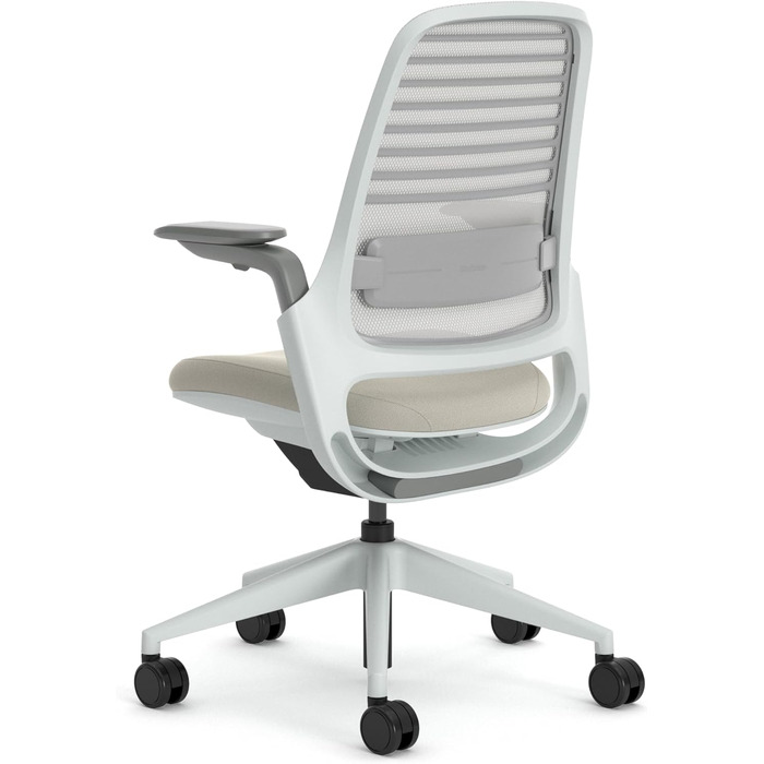 Ергономічне офісне крісло Steelcase серії 1 з поперековою опорою LiveBack та підлокітниками 4D, бежевого кольору, без підголівника