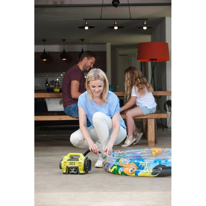 Компресор Ryobi 18 В (повітряний компресор без акумулятора та зарядного пристрою, цифровий індикатор тиску, в комплекті шланги та