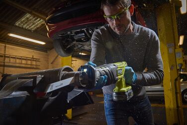 Безщіткова акумуляторна пила RYOBI 18 V ONE R18RS7-0 (зворотно-поступальне пиляння 30 мм, максимальна глибина пропилу в деревині 2