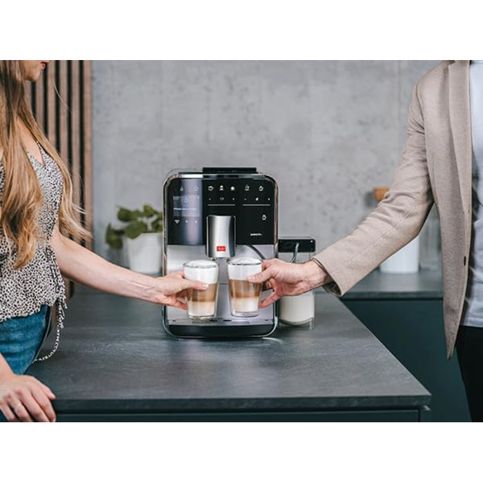 Повністю автоматична кавомашина з молочною системою, кавоварка з кавомолкою, наприклад, для капучино або еспресо, можливе керування додатком, срібляста/чорна срібляста повністю автоматична кавоварка одинарна