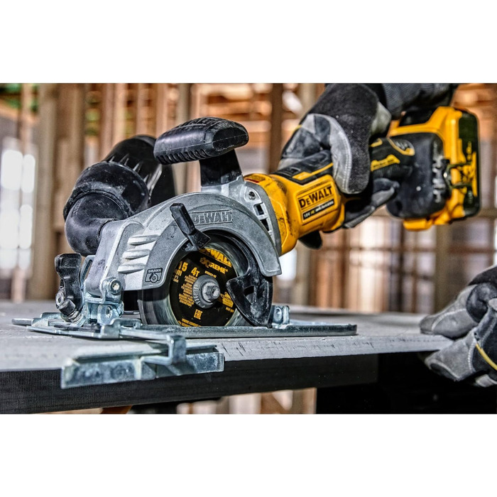 Акумуляторна дискова пила Dewalt 18 вольт (38 мм) DCS571N (для швидкого і точного різання, надзвичайно компактна, можна працювати