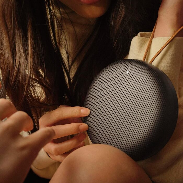 Бездротова портативна водонепроникна Bluetooth-колонка IP67 зі звуком на 360 градусів, голосовим помічником Alexa та спікерфоном,