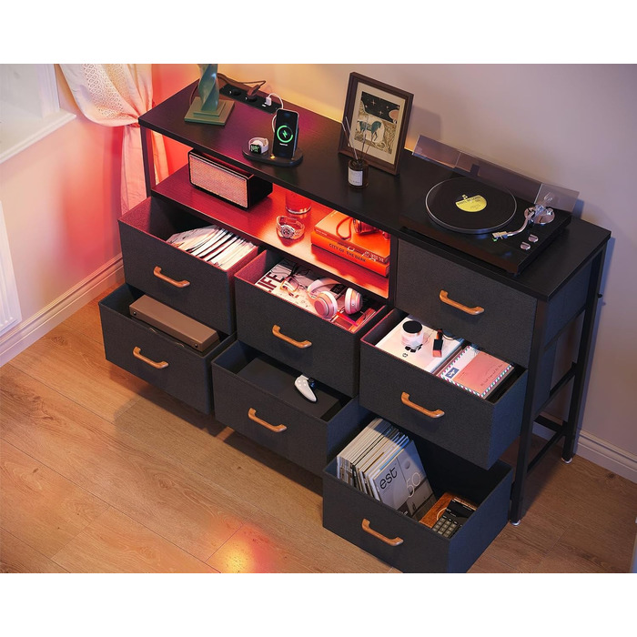 Комод Coleshome зі світлодіодною стрічкою, що змінює колір, та 2 розетками USB і 2 розетками змінного струму, комод із 7 тканинними шухлядами, підходить для спальні, вітальні, 132 * 30 * 89 см, чорний