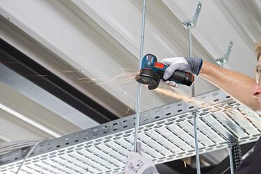 Акумуляторна кутова шліфувальна машина Bosch Professional 12V System GWS 12V-76 (у комплекті 2 відрізні круги Expert for Inox, 1 т