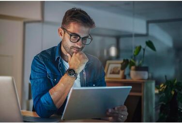 Розумний годинник Hama (кольоровий AMOLED-дисплей 1,43 дюйма, GPS, функція телефону, водонепроникний, WhatsApp, голосовий помічник, трекер сну, 110 спортивних режимів плани тренувань, крокомір, пульсометр, калорії тощо) чорний