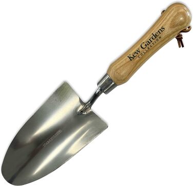 Набір садового інструменту Spear & Jackson 3057KEW Кью Гарденс 3 предмети совок для розсади, вила для видалення бурянів та культиватор з ручками з твердої деревини з сертифікацією FSC та нержавіючою сталлю.