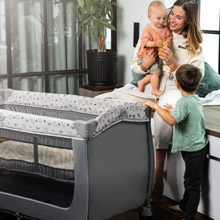 Дитяче ліжечко-дорожнє ліжечко hauck Sleep N Play Center з вкладишем для новонароджених, пеленальний килимок, матрац та простирадло на ремені Дитяче ліжечко-дорожнє, маленьке, складне, від народження до 15 кг - колір Teddy Grey