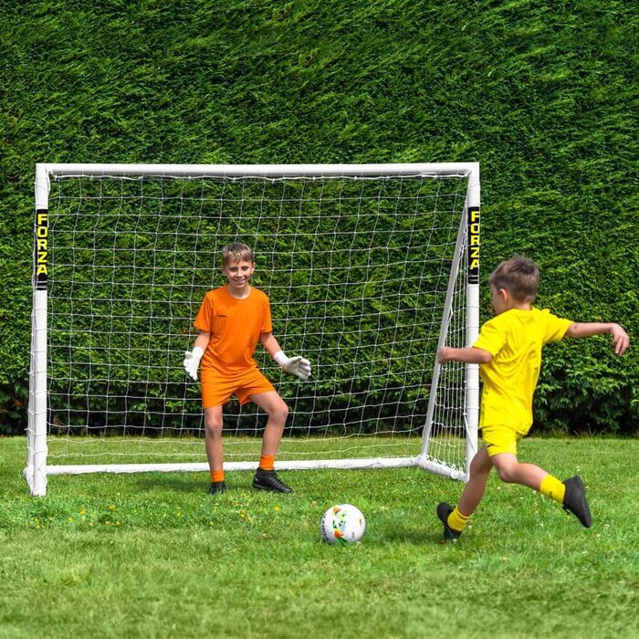 Футбольні ворота FORZA 2,4 м x 1,8 м На старт, гол Всепогодні футбольні ворота з міцного ПВХ плівка для воріт, футбольний м&39яч та сумка для перенесення опціонально. 1. Тільки ворота