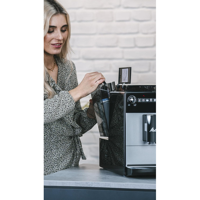 Повністю автоматична кавомашина з молочною системою, кавоварка з кавомолкою для, наприклад, кави або капучино, сріблястий/чорний Single