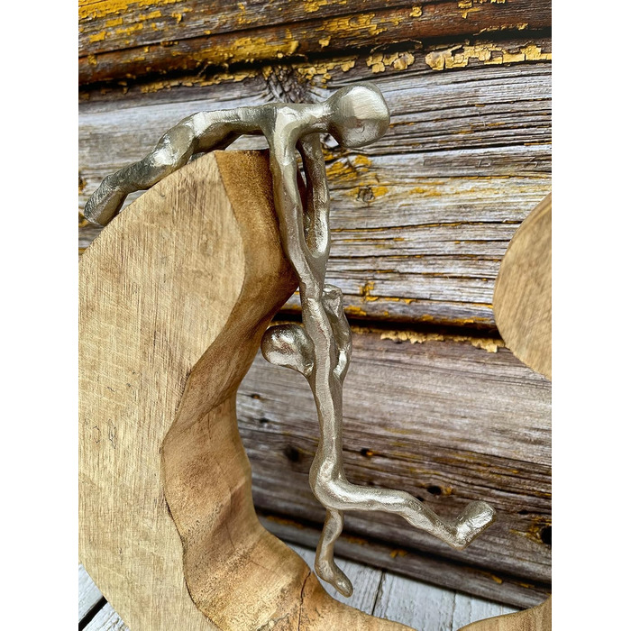 Скульптура "Командна робота" (30 см) — Срібло, Манго Дерево, Алюміній