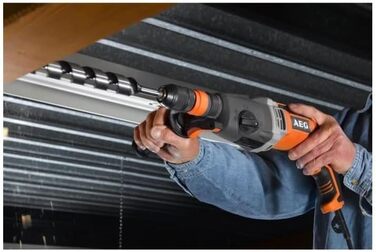 Перфоратор AEG KH28SuperXEK - 1010 Вт - 2,8 Дж - Діаметр свердління 28 мм - Самозатискний металевий патрон 13 мм