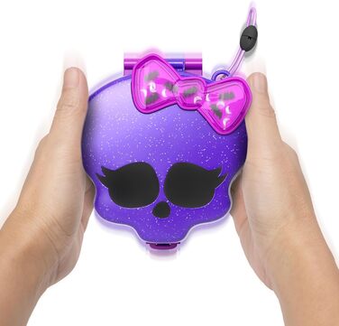 Ігровий набір Polly Pocket Monster High з 3 маленькими ляльками та 10 аксесуарами, шкільний світ всередині, портативна іграшка для подорожей з місцем для зберігання, HVV58