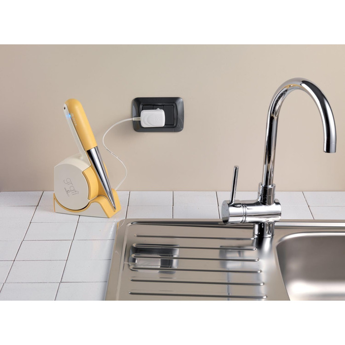 Електрична тертка Ariete 457 Grat Waterproof для сиру, шоколаду та горіхів, бездротова, з можливістю миття, 2 насадки з нержавіючої сталі, біло-жовта