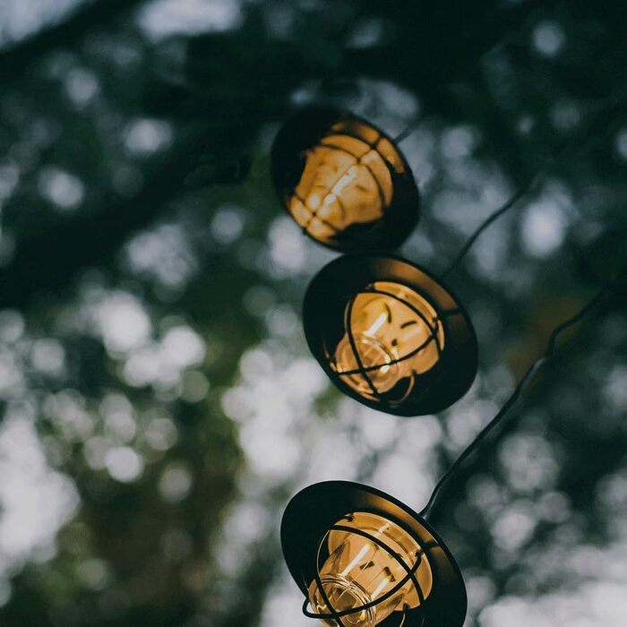 Підвісні гірлянди Barebones Edison - чорні, 3 світлодіодні лампочки в стилі Edison з 3-метровим кабелем, енергоефективні вуличні ліхтарі для патіо, саду або внутрішнього декору