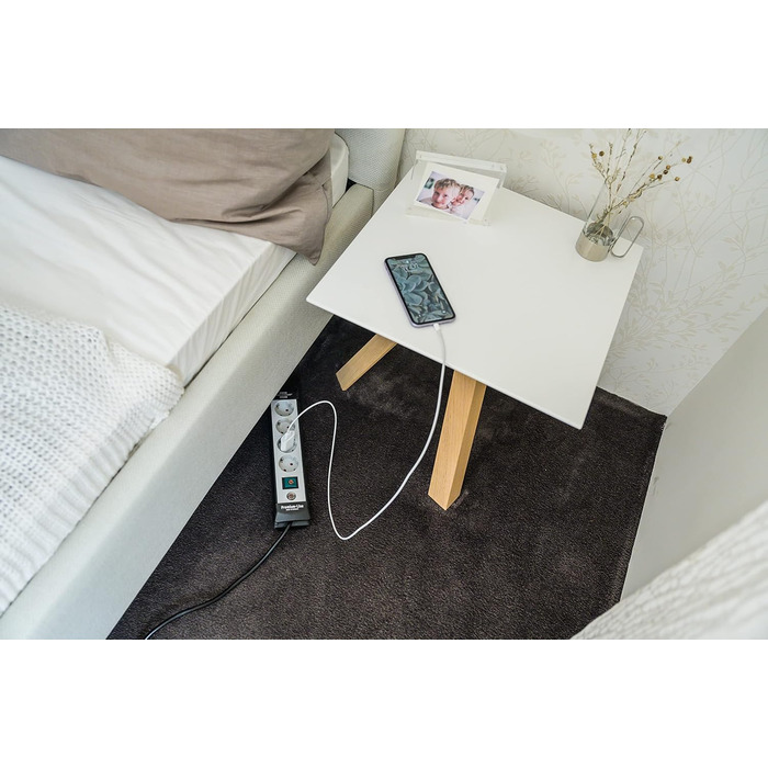 Х розетковий подовжувач (багаторозеткова розетка з вимикачем і кабелем довжиною 5 м - розташування розеток під кутом 45, зроблено