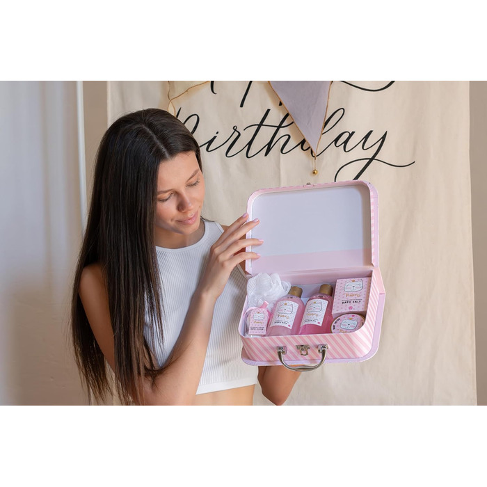 Подарунковий набір Принцеса Кітті для дівчаток та жінок Набір для душу із 7 предметів піна для ванни, скраб, гель для душу, лосьйон для тіла та багато іншого Набір для догляду за собою з ароматом полуниці та ванілі в милій подарунковій коробці