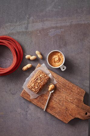 Енергетичний батончик Clif Bar з хрусткою арахісовою пастою, коробка з 12 батончиками (12 x 68 г) Old