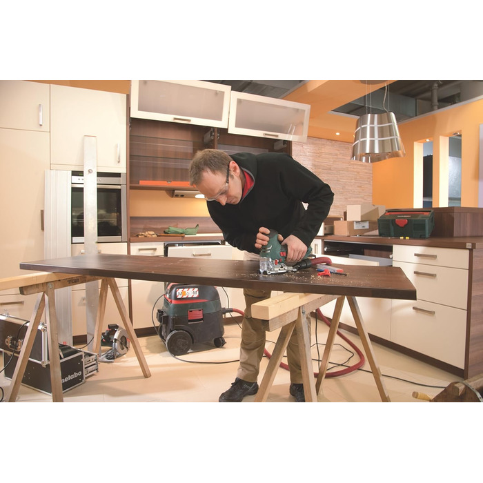 Лобзик Metabo STE 140 Plus (601403500) пластиковий корпус, номінальна вхідна потужність 750 Вт, вихідна потужність 420 Вт, глибина