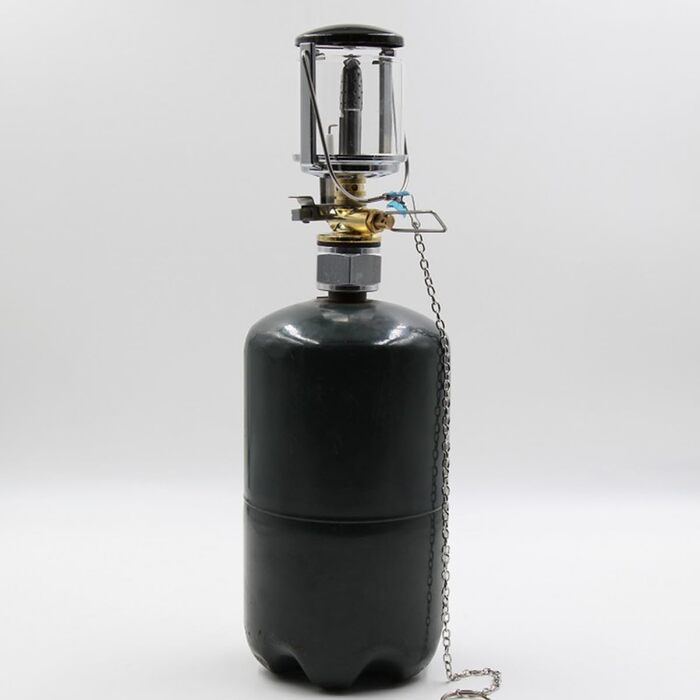 Газовий кемпінговий ліхтар із кришкою. Портативний пропановий ліхтар для освітлення намету. Міцне та тепле світло для кемпінгу на свіжому повітрі.